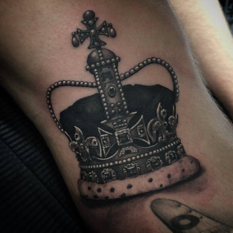 crown tattoo | 698th #tattoo crown tattoo :) | AB MAROON TATTOO STUDIO |  Flickr