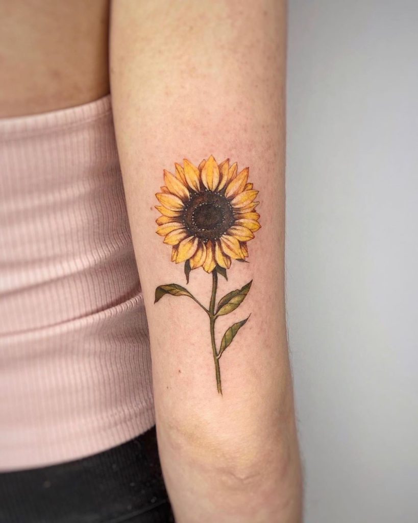 Beautifully Floral Tattoos Reveal their Meaning - Colorli.com